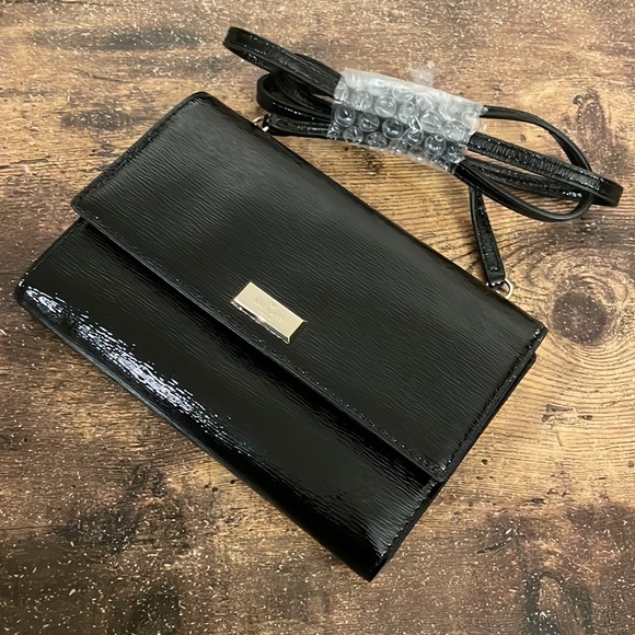 kate spade Handbags - Kate Spade Winni Black Crossbody Bag WLRU2645 / bixby place black